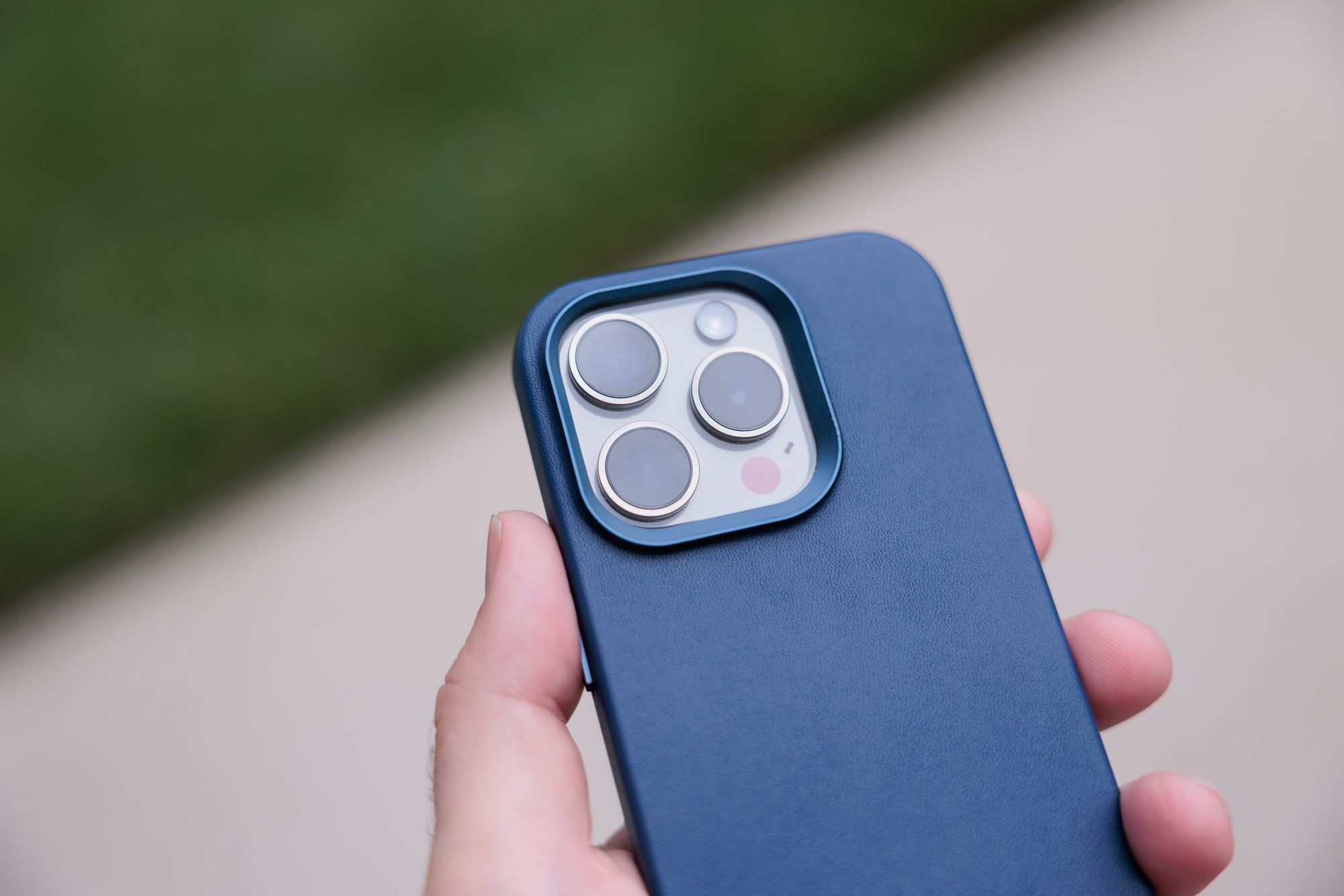 Mujjo leather iPhone 15 Pro case review