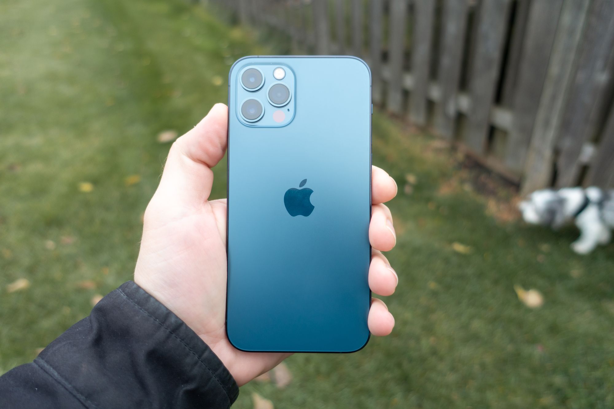 iPhone 12 Pro First Impressions (form factor, cases, MagSafe, and more)